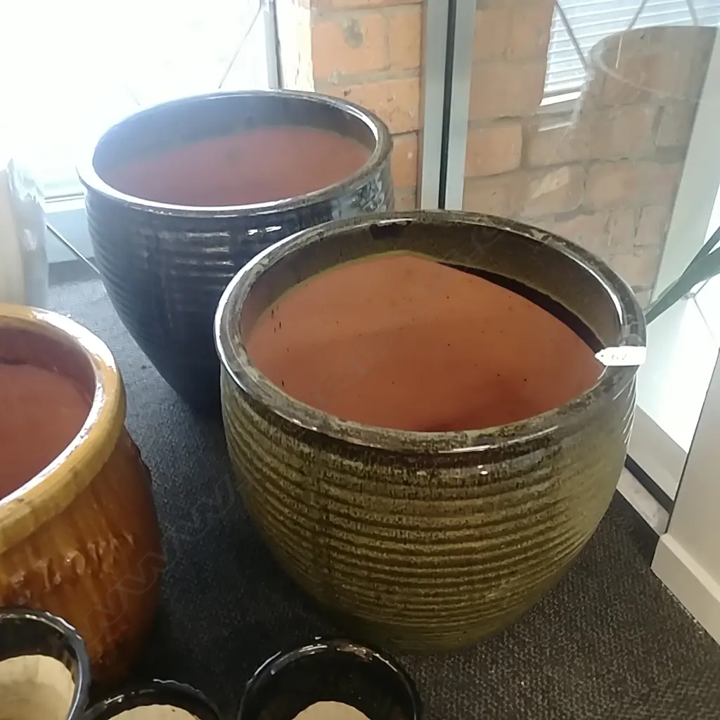 PR  MED GREEN GLAZED GARDEN POTS RIBBED Image 1++