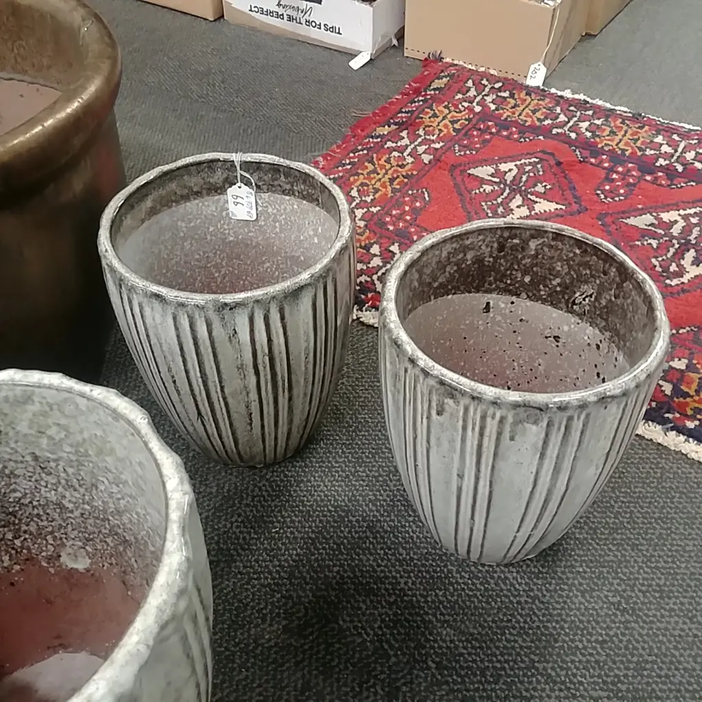 PR SMALL CRUCIBLE FORM GARDEN POTS  RIBBED Image 1++