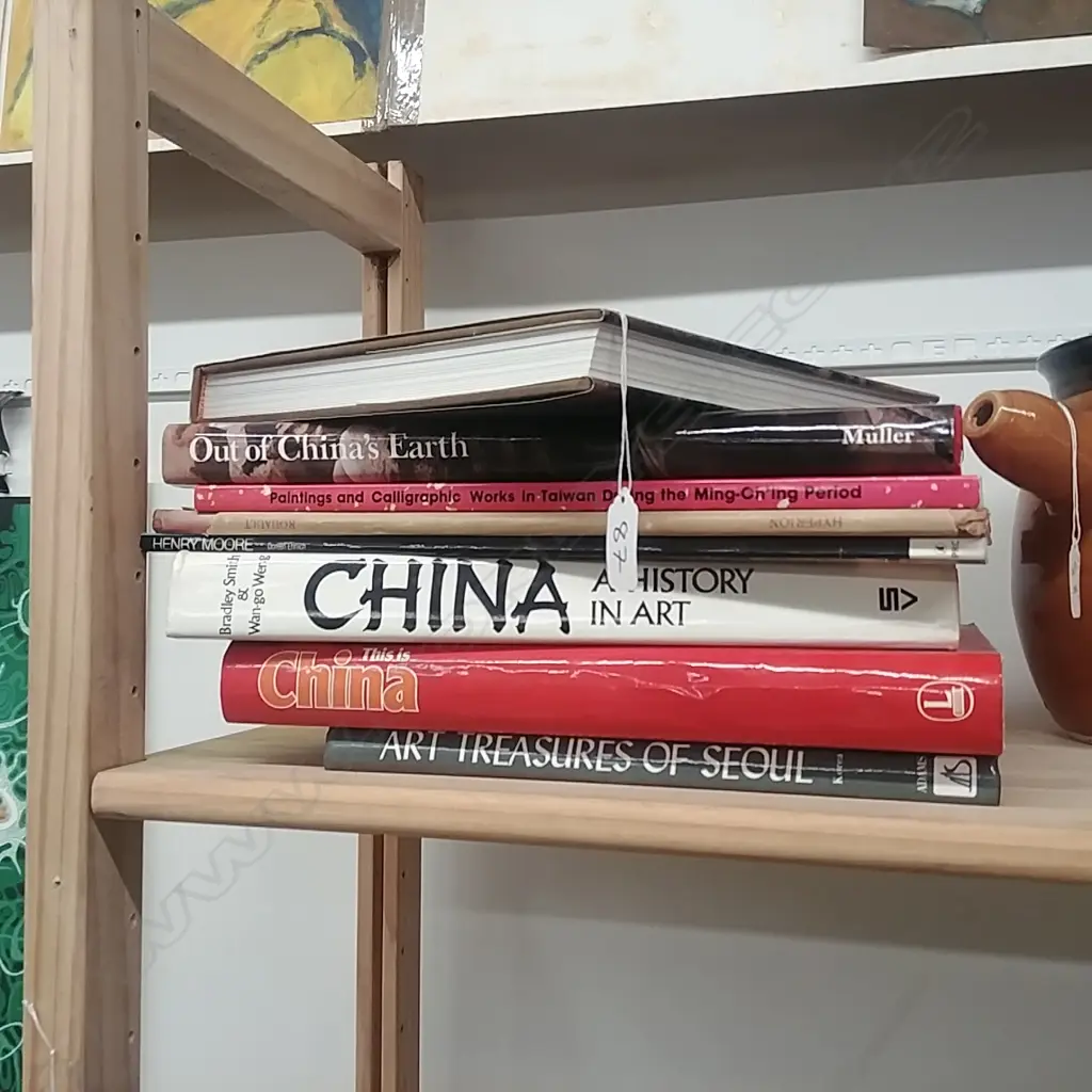 8 ART HISTORY BOOKS Image 1++