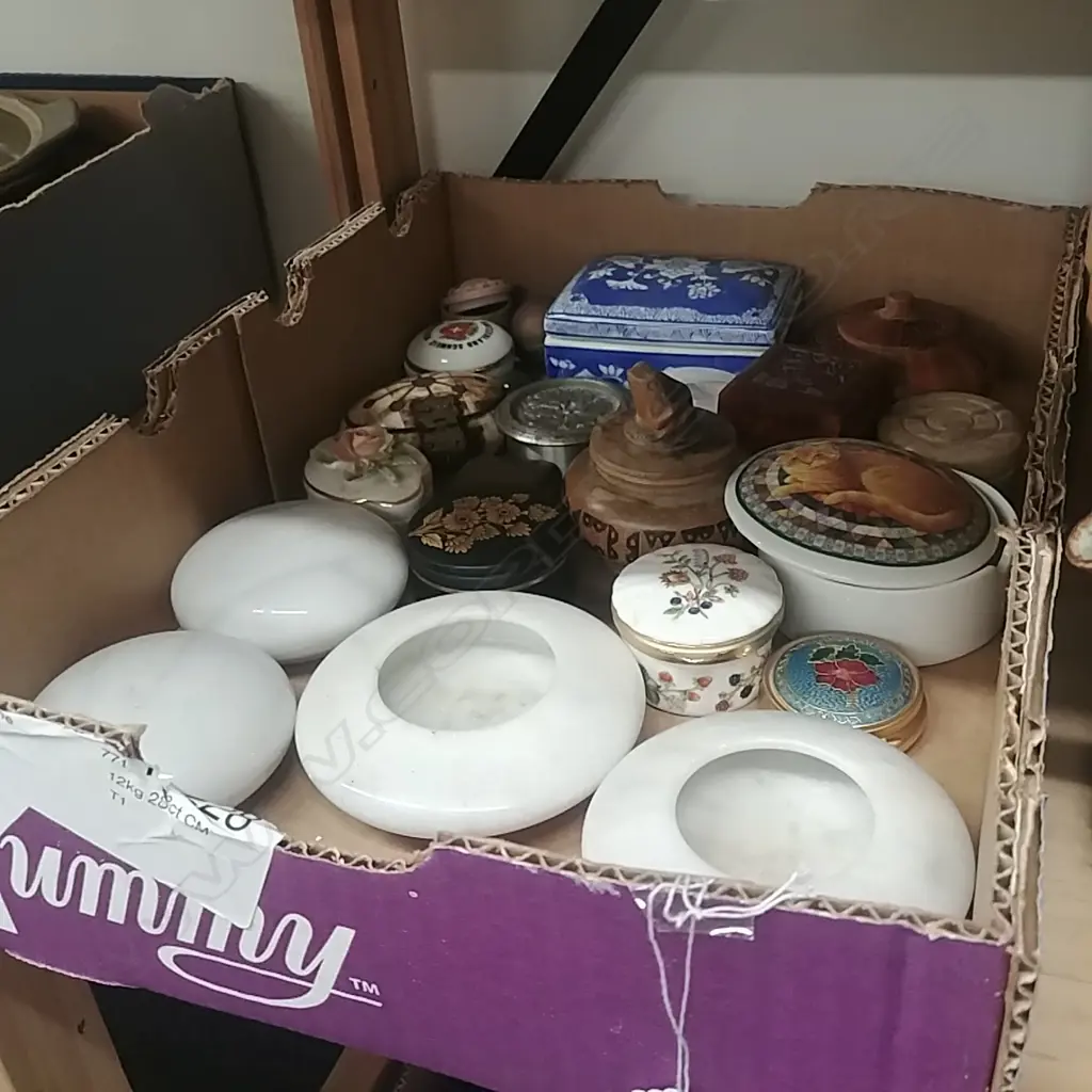 SMALL BOX COLLECTORS BOXES Image 1++