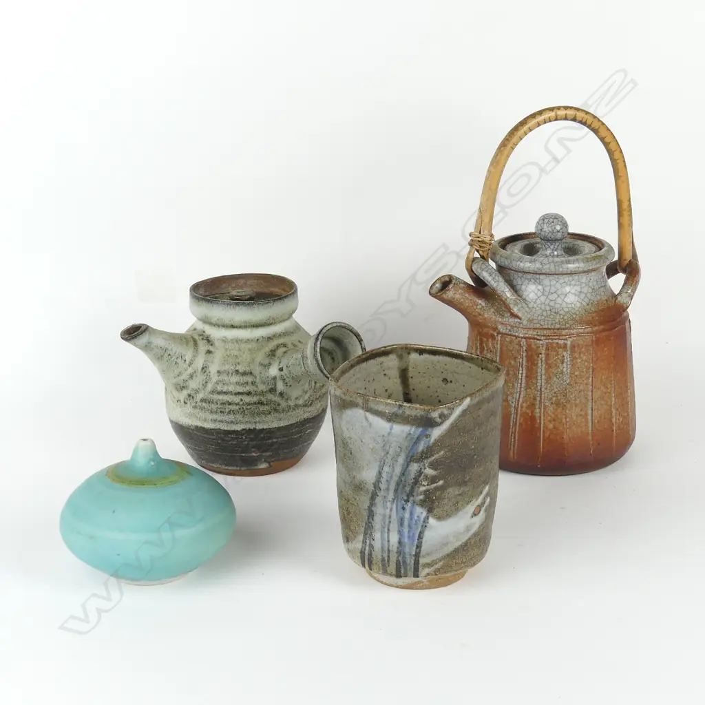 FOUR NZ STUDIO POTTERY PIECES Image 1++