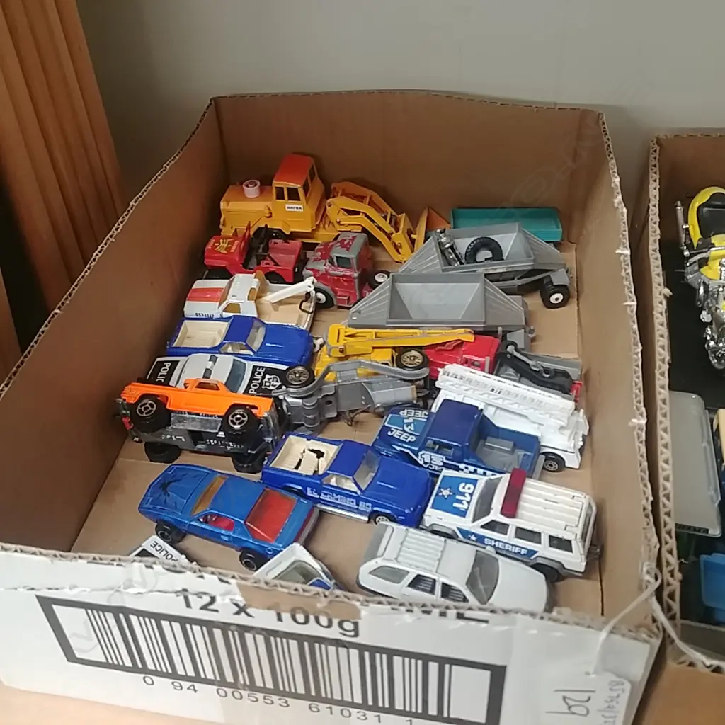 BOX 20 MATCHBOX DINKY & BIKE MODELS Image 1++