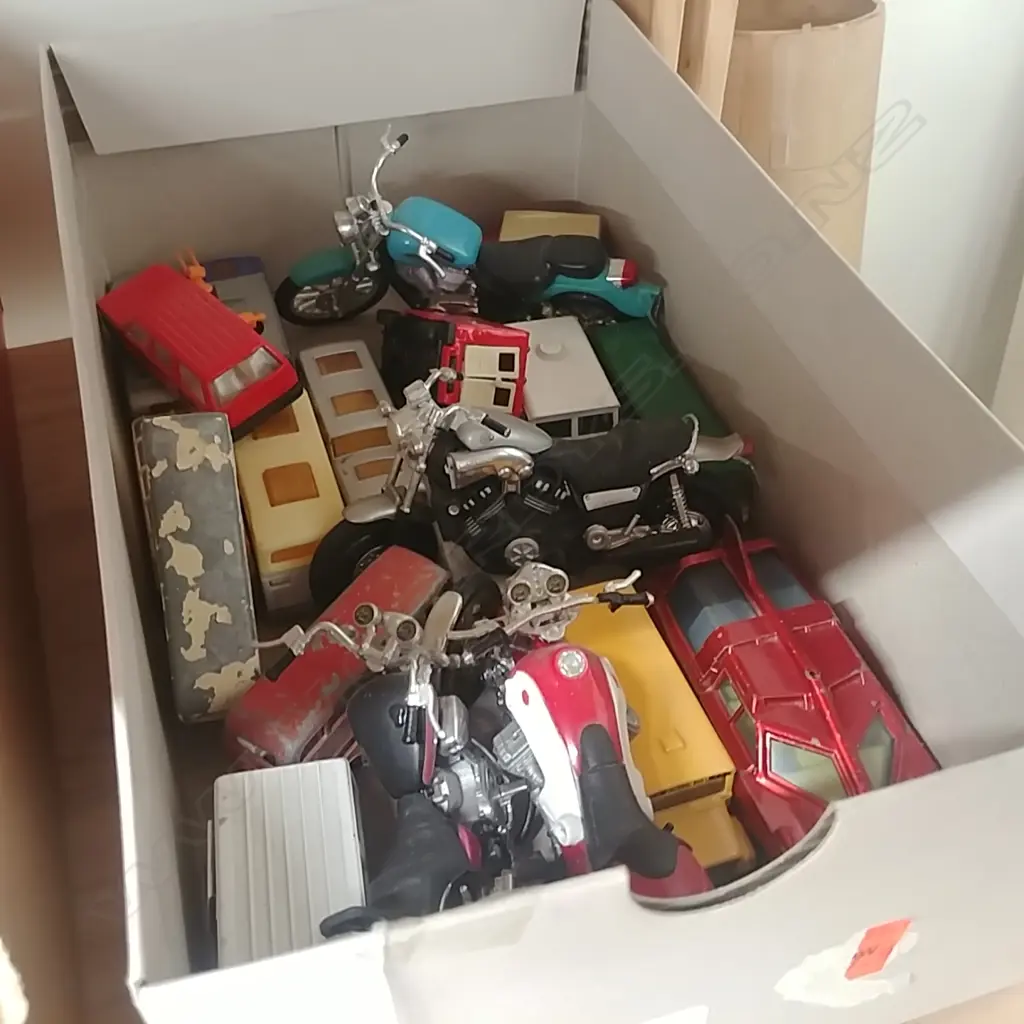 BOX 20 MATCHBOX DINKY & BIKE MODELS Image 1++
