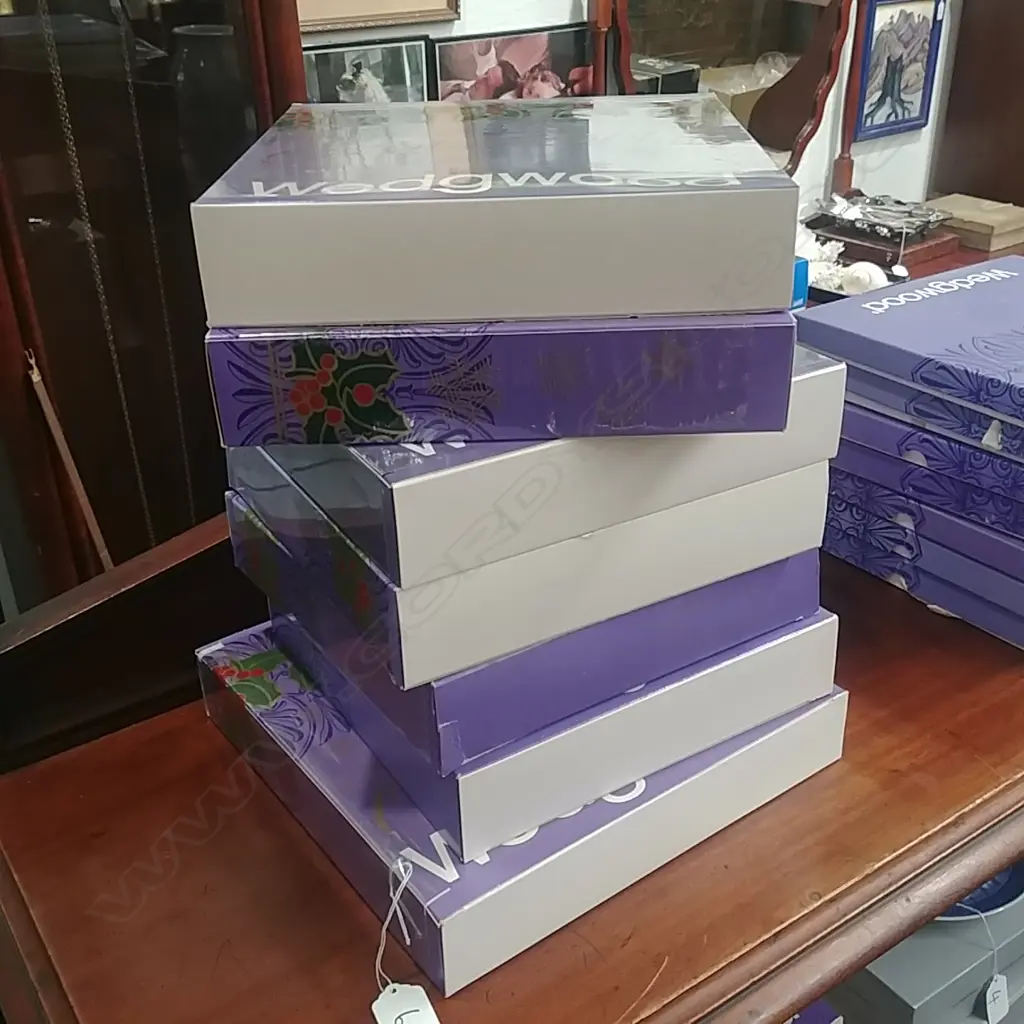 7 WEDGWOOD CHRISTMAS PLATES Image 1++