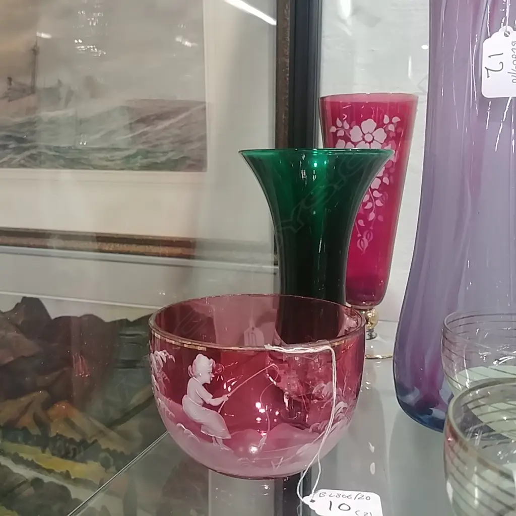 VICT GLASS BOWL/VASE + GLASS Image 1++