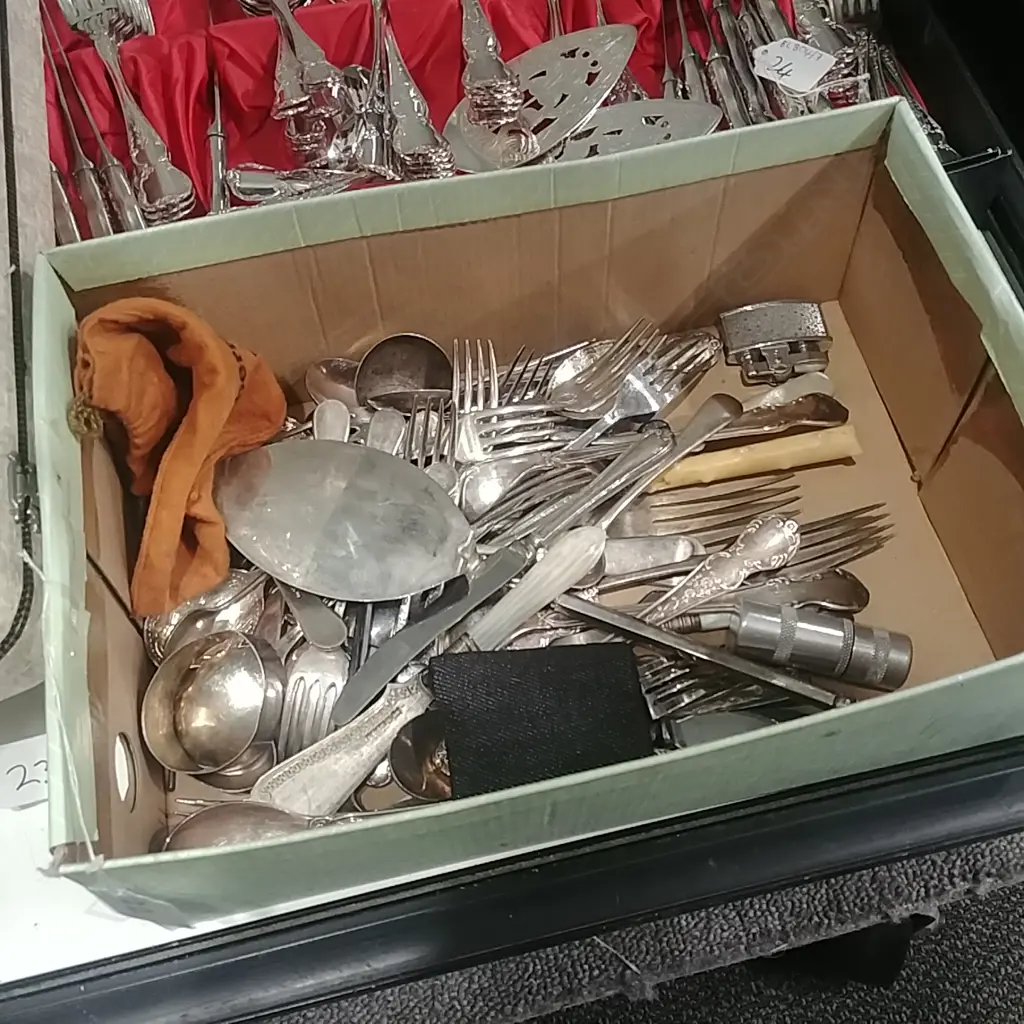 ASST CUTLERY LIGHTER ETC Image 1++