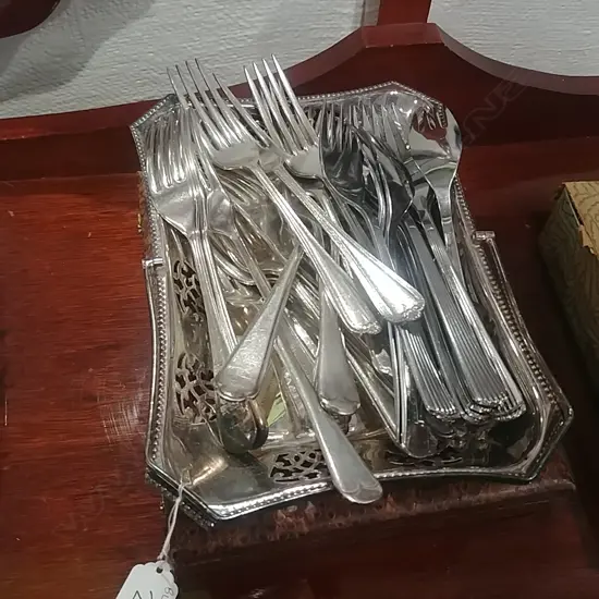 EP CUTLERY IN TRAY + BOXED CUTLERY 