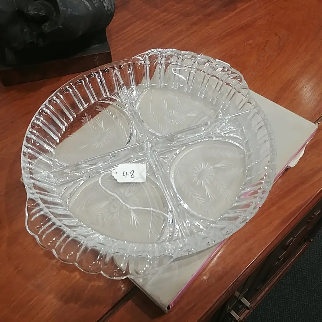 GLASS HORS D 'OEUVRE DISH AND BOOK Image 1++