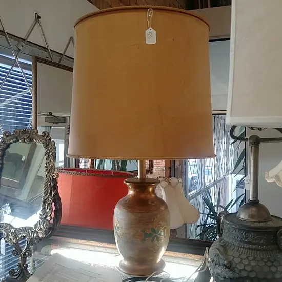 GILT URN BASED TABLE LAMP