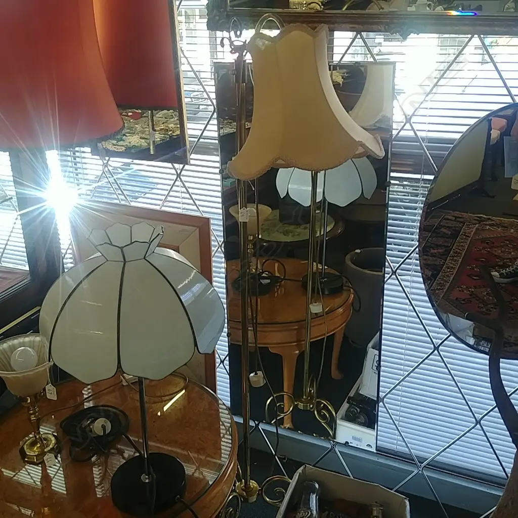 BRASS STANDARD LAMP TRIPOD BASE Image 1++
