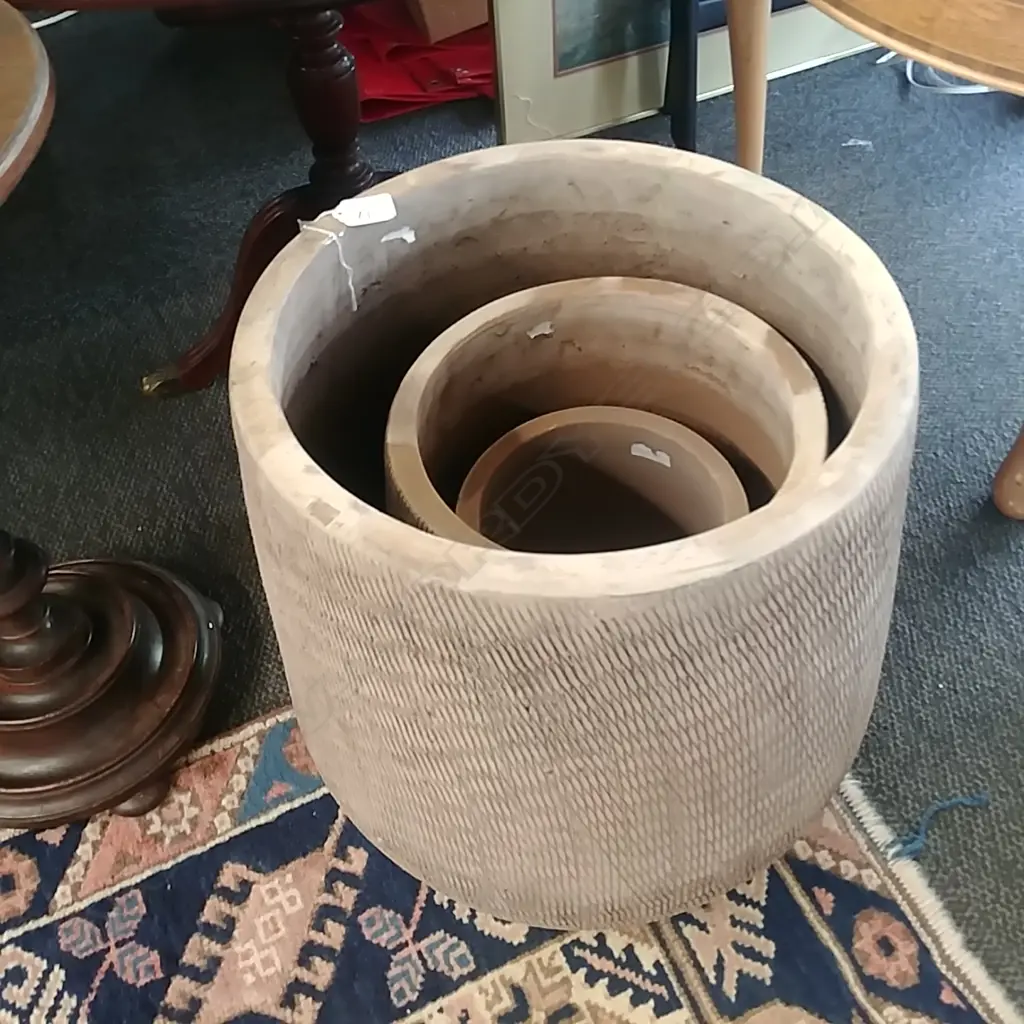 SET 3 TERRACOTTA GARDEN POTS COMBED Image 1++