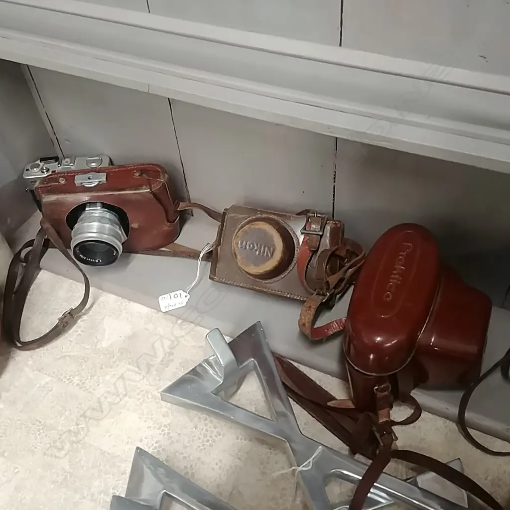 4 VINTAGE 35MM CAMERAS NIKKON ETC Image 1++