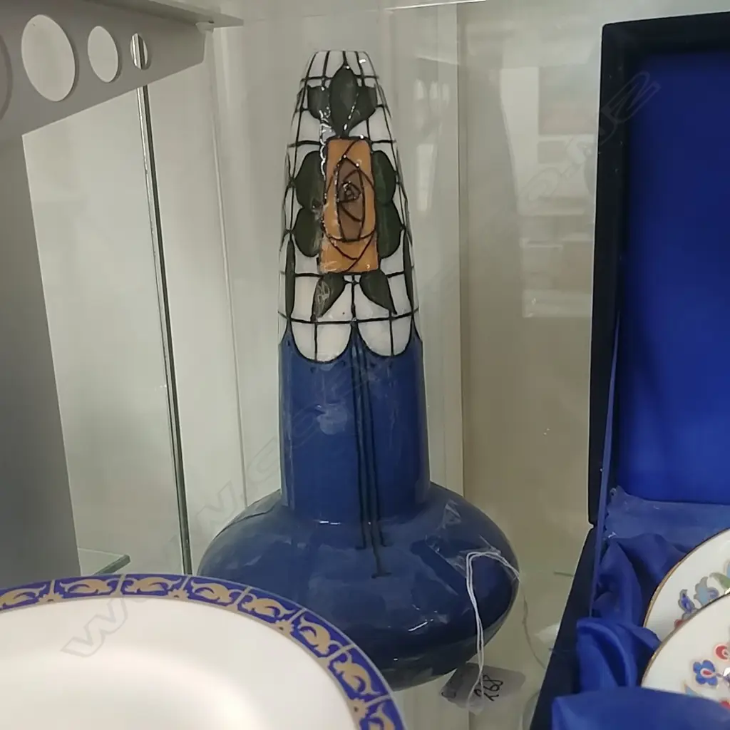 BURSLEY TUBE LINED MACINTOSH ROSES VASE Image 1++