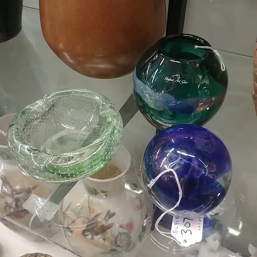 HOGLAND GLASS VASE - ANDREW WILLIAMS PAPER WEIGHT & GLASS ASHTRAY Image 1++