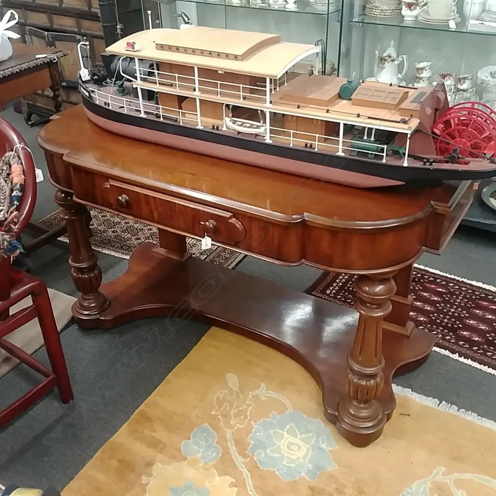 VICT MAHOGANY SIDE TABLE Image 1++