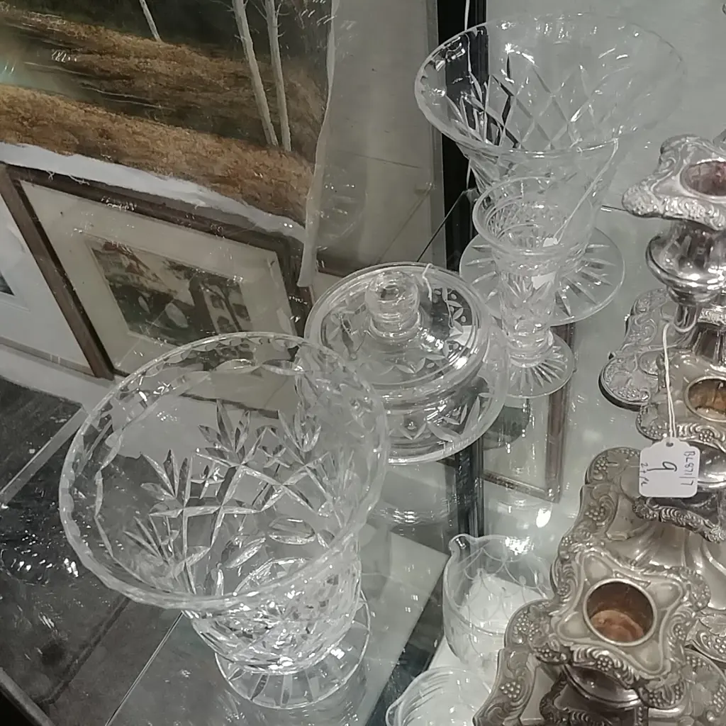 3 CRYSTAL VASES+ LIDDED BOWL Image 1++