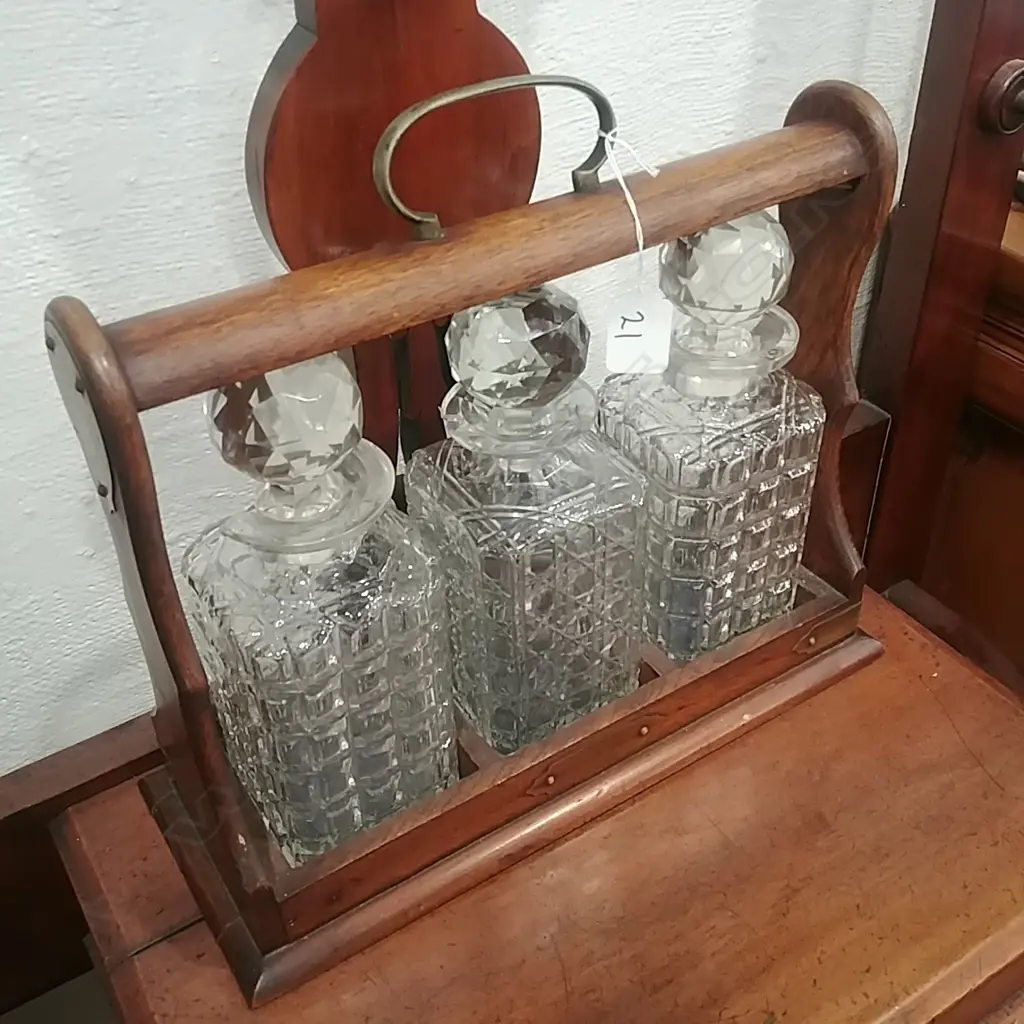 OAK FRAMED TAUNTALAS  Image 1++