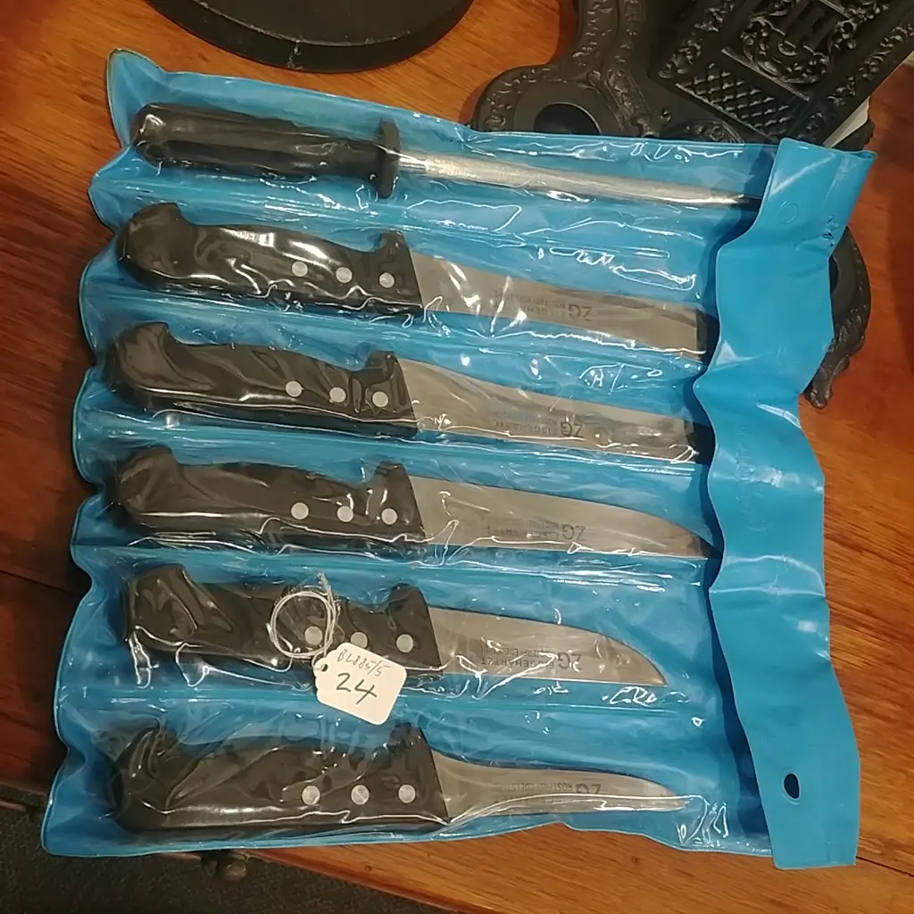 ELSGEHARTET CARVING SET Image 1++