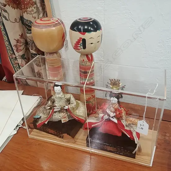 2 PRS JAPANESE DOLLS