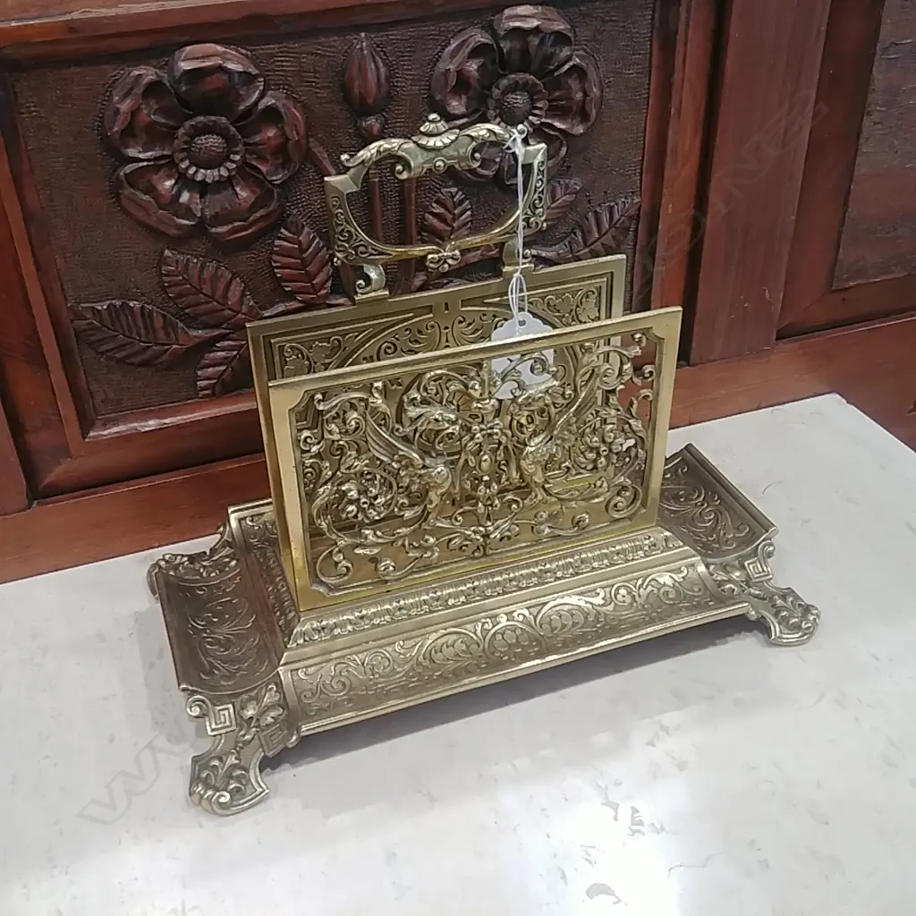 BRASS DESK STAND Image 1++