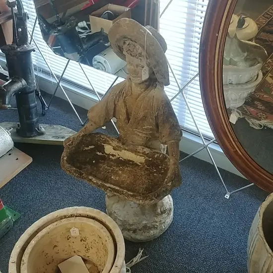 CONCRETE GARDEN ORN. CHILD HOLDING TRAY