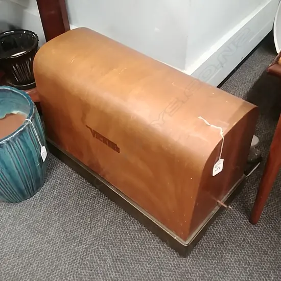 VICKERS ELECTRIC SEWING MACHINE