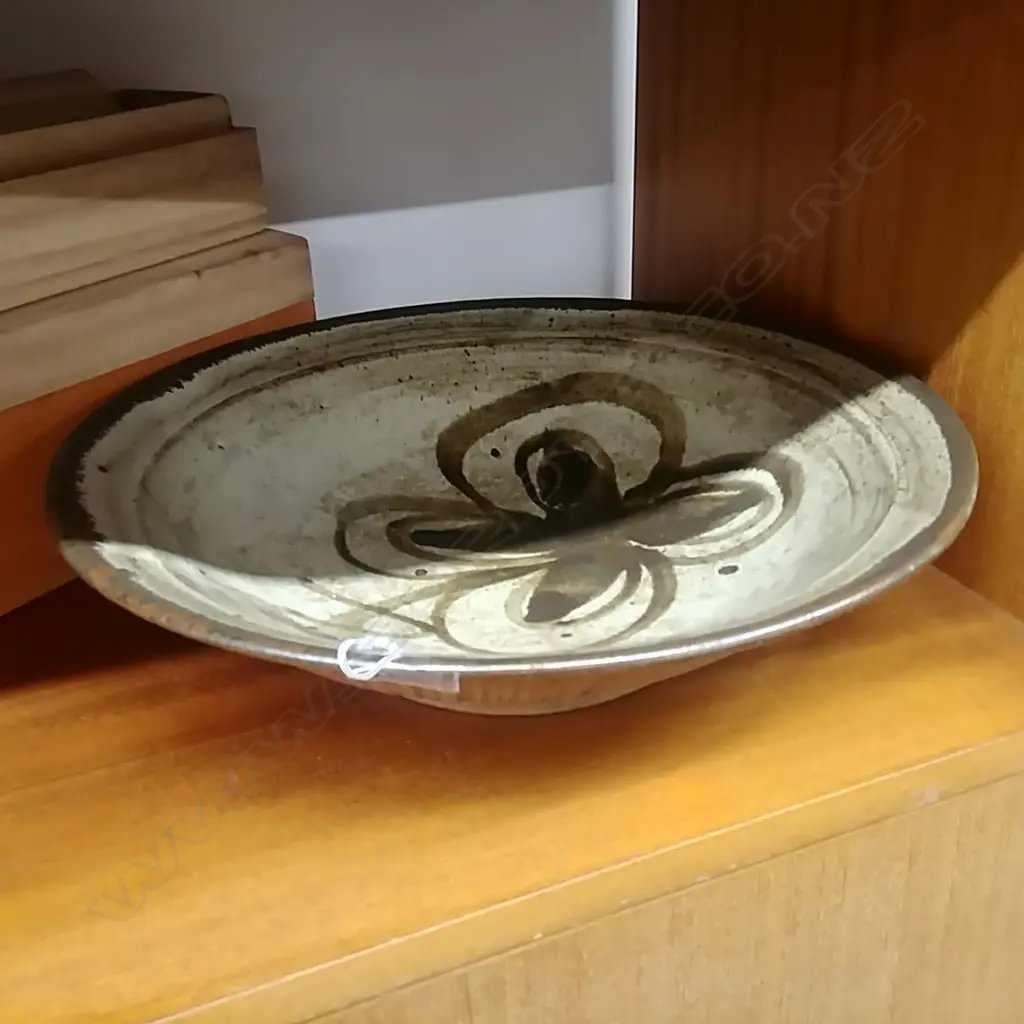 POTTERY PLATTER Image 1++