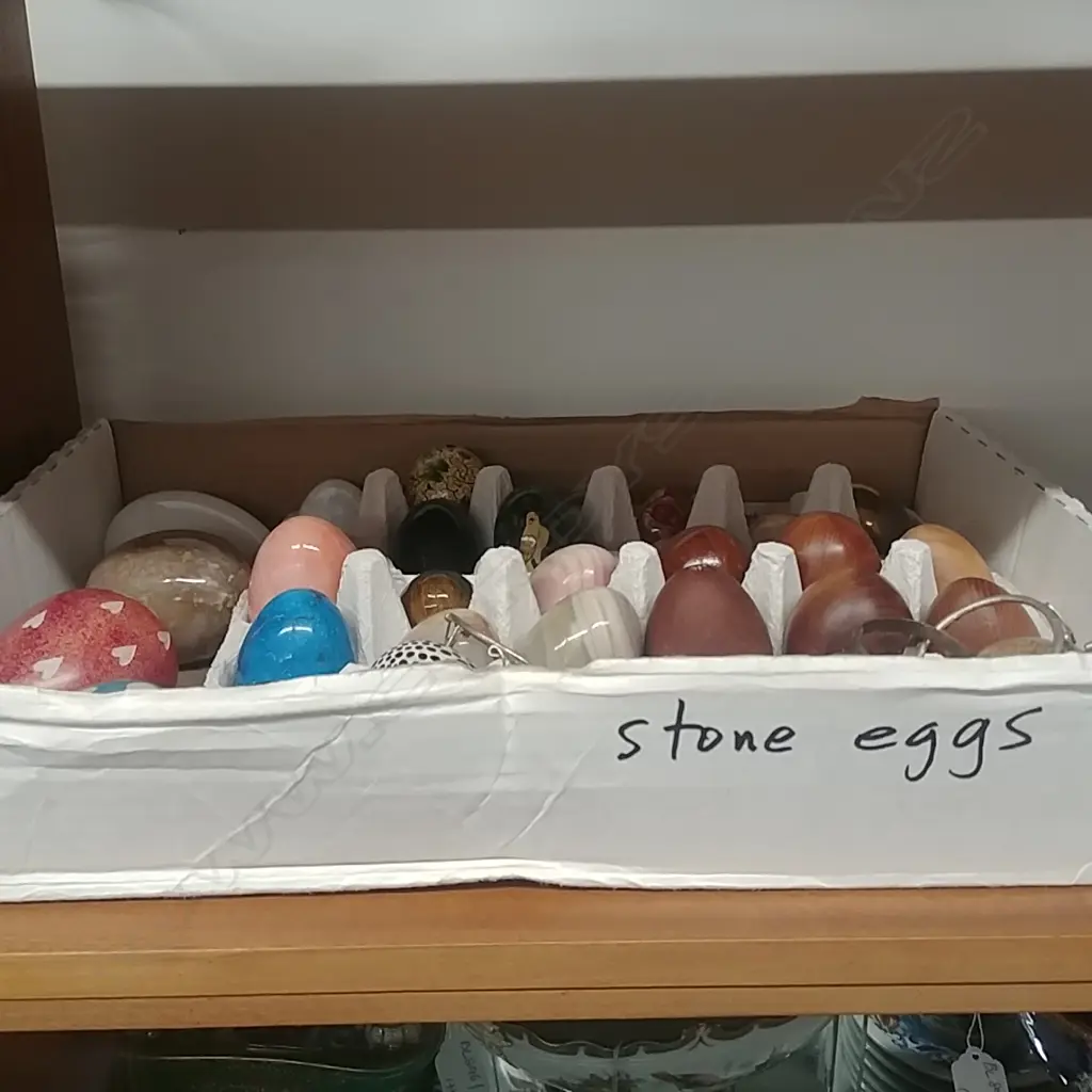 COLLECTION STONE EGGS Image 1++