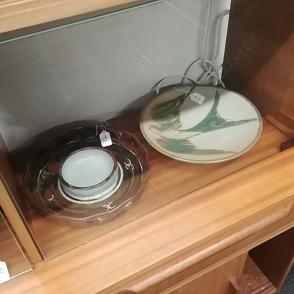 2 POTTERY PLATTERS Image 1++