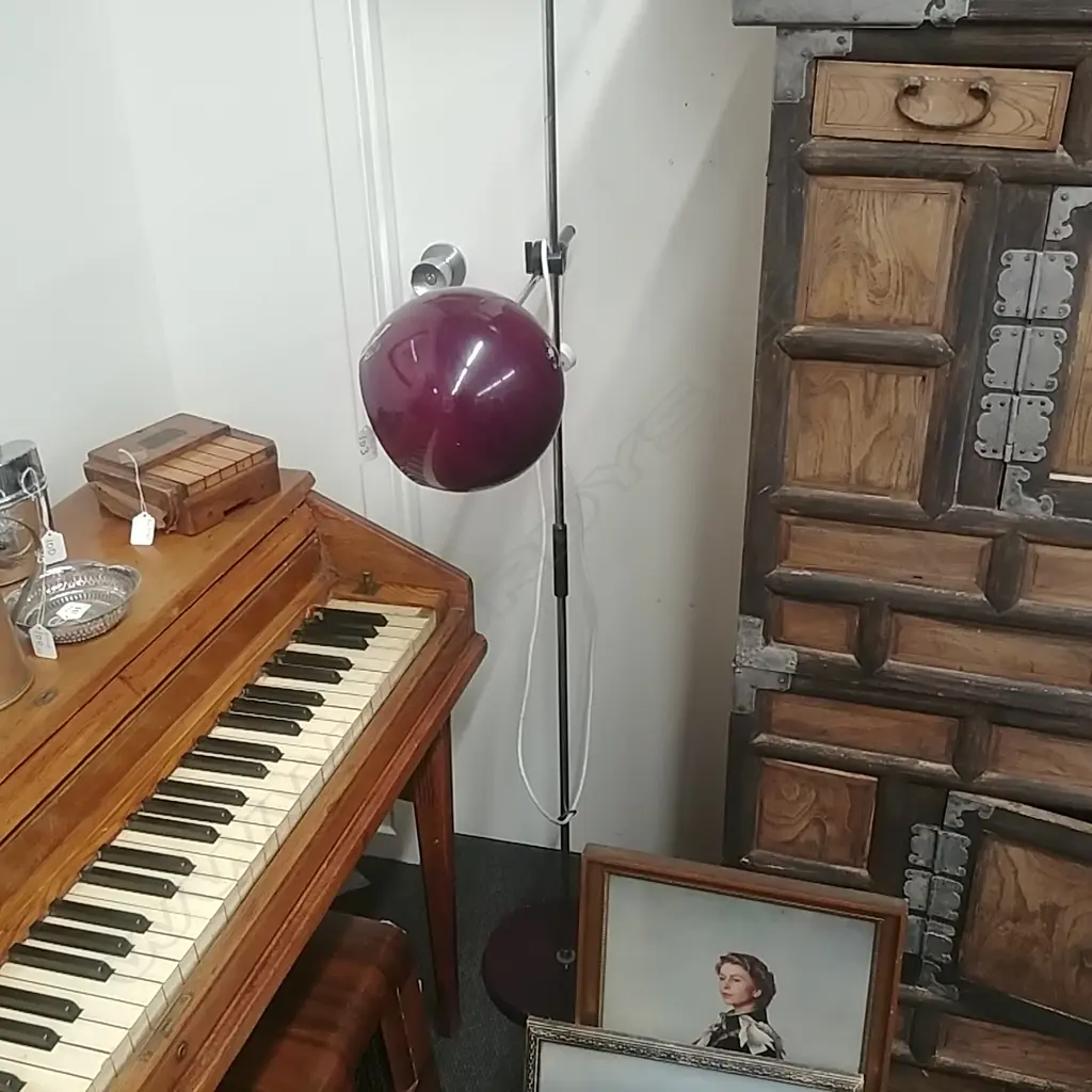 RETRO FLOOR LAMP - PURPLE SHADE Image 1++