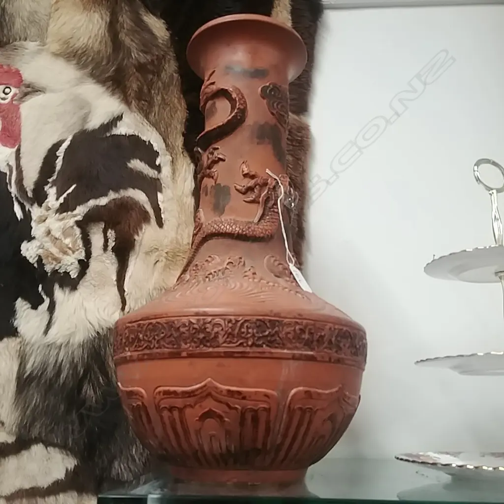 LARGE JAPANESE TERRACOTTA VASE Image 1++