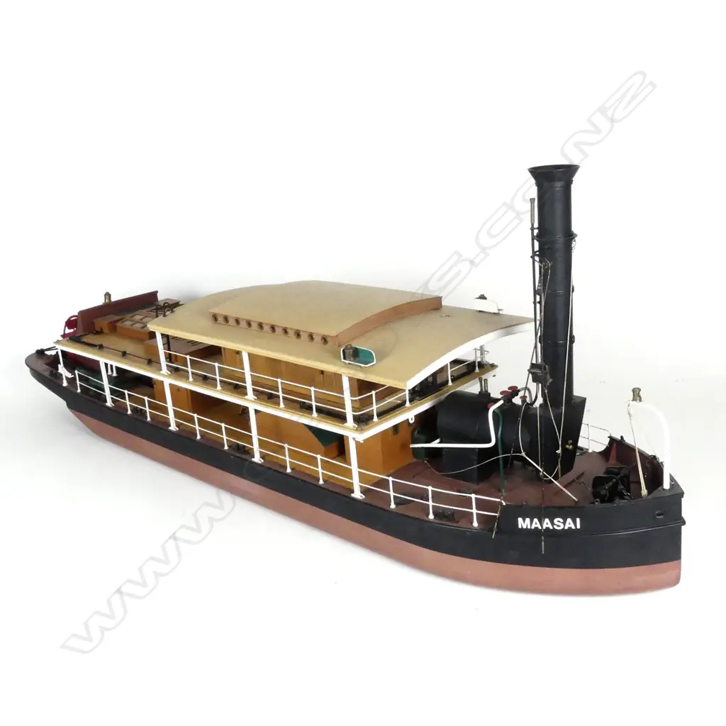 A large model paddle steamer Image 1++