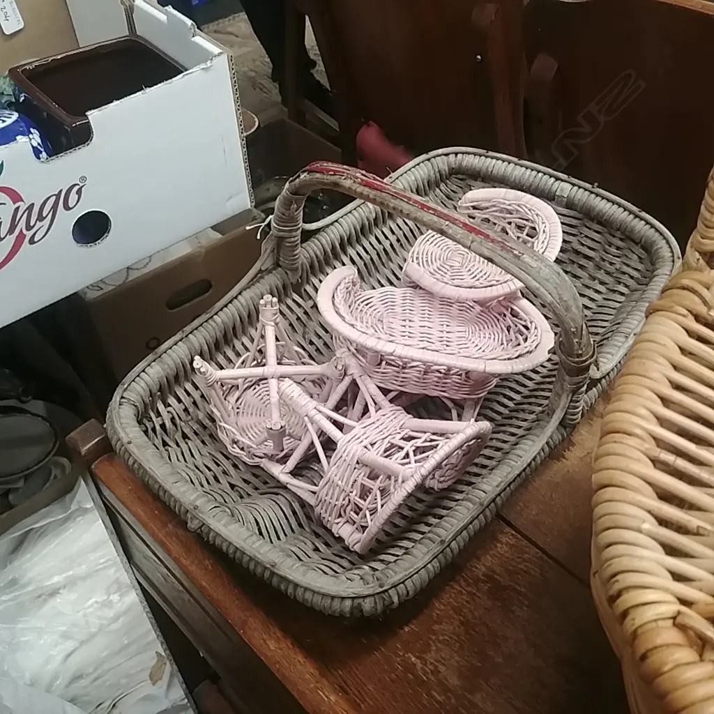 VINTAGE GARDEN BASKET WITH DOLLS FURNITURE Image 1++