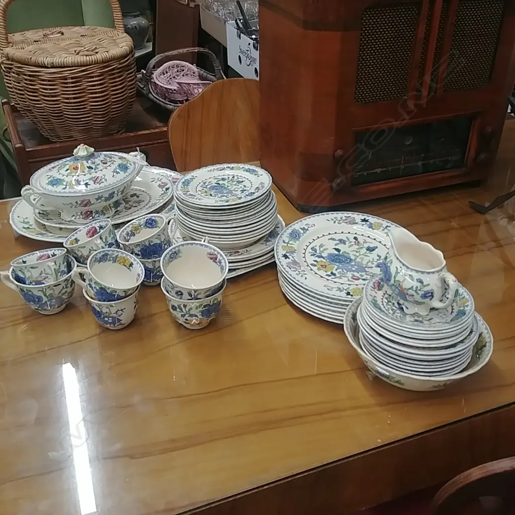 LARGE MASONS 'REGENCY' DINNER SERVICE Image 1++