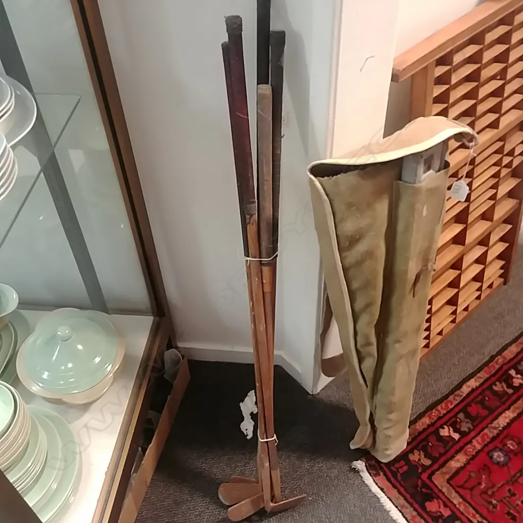 6 VINTAGE GOLF CLUBS Image 1++