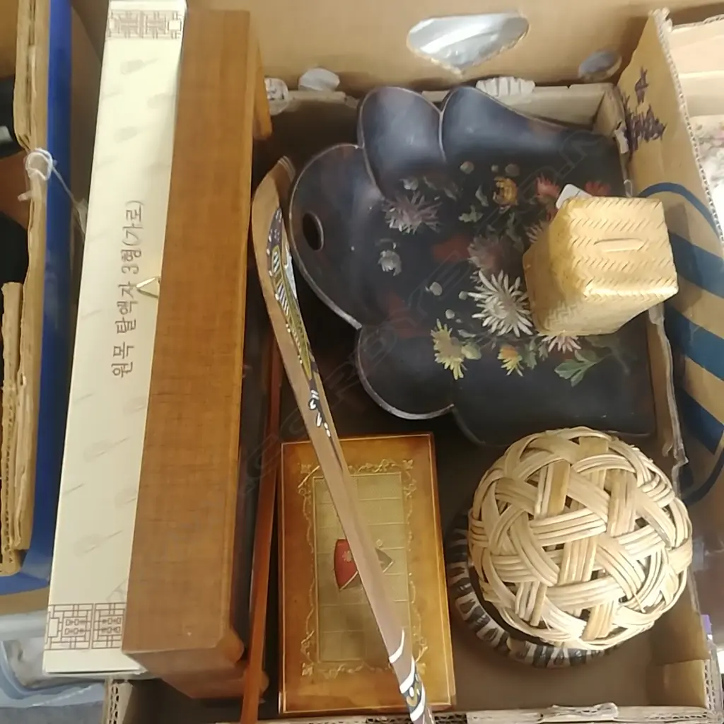 TRAY LOT BOXES WOOD MUSIC BOX ETC Image 1++