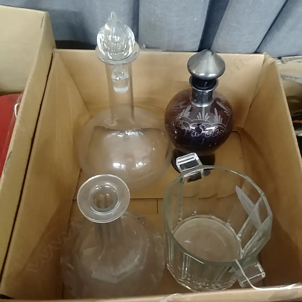 LOT 2 DECANTERS / CARAFE/+MOET ICE BUCKET Image 1++