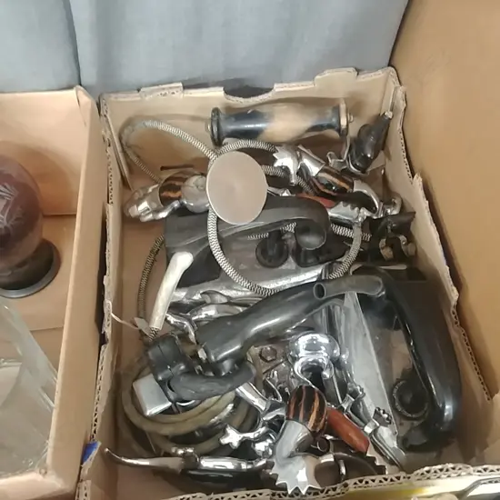 BOX LOT ALIMINIUM ANIMALS & IRONS