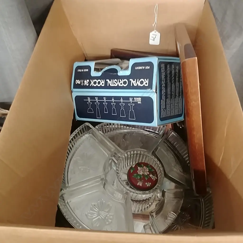 LOT 3 ARTWORKS/WOODEN BOWLS/JUGS/POTTERY ETC Image 1++