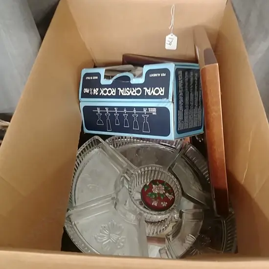 LOT 3 ARTWORKS/WOODEN BOWLS/JUGS/POTTERY ETC