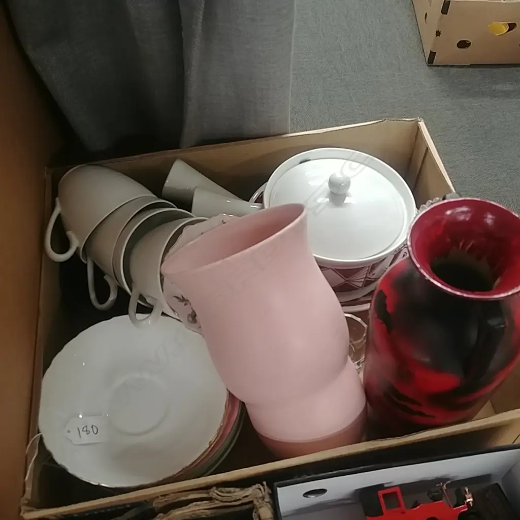 BOX KITCHEN CHINA VASES ETC Image 1++