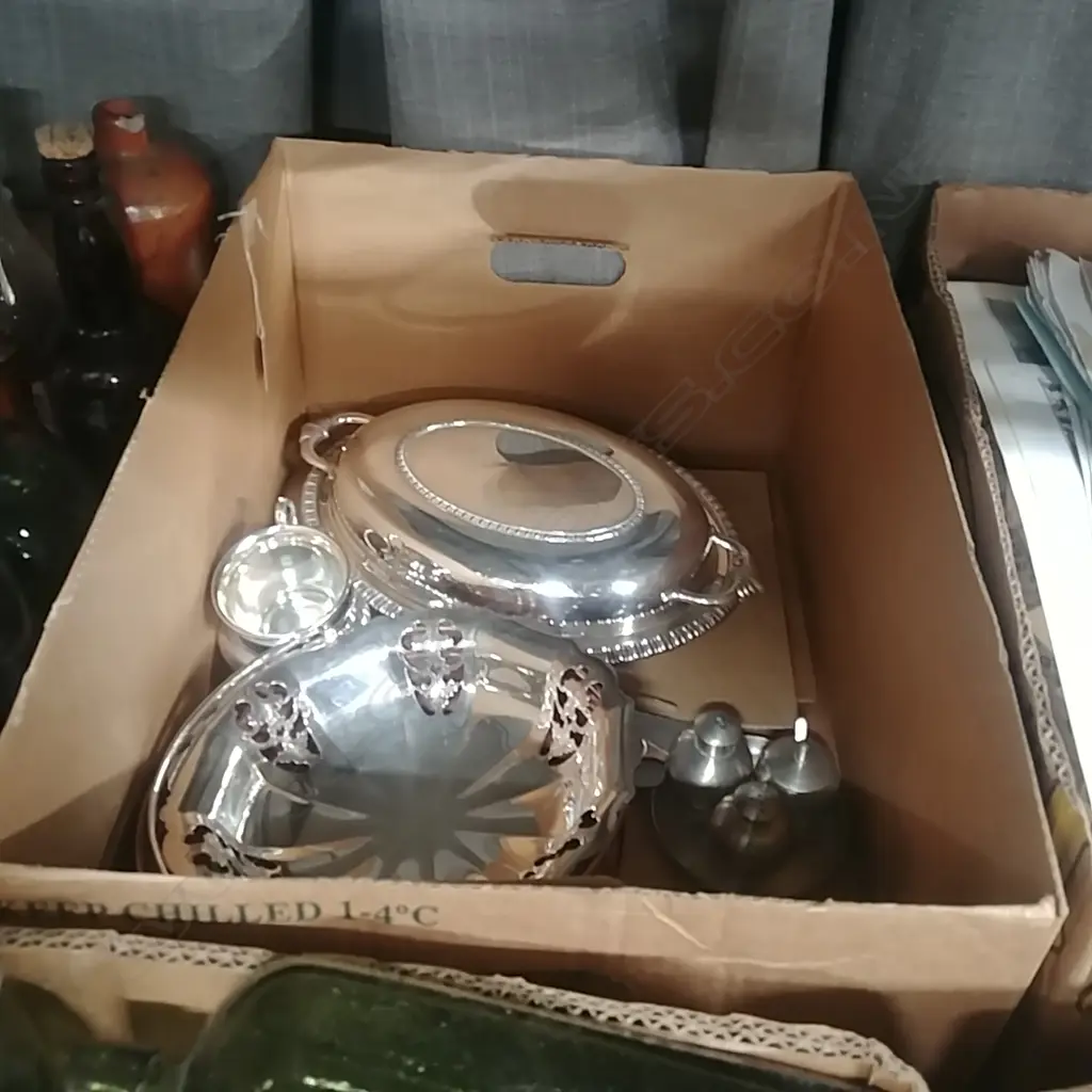 2 COPPER BOWLS; EPNS DISHES ETC Image 1++