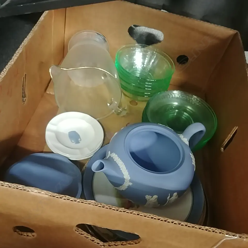 BOX LOT CHINA & GLASS Image 1++