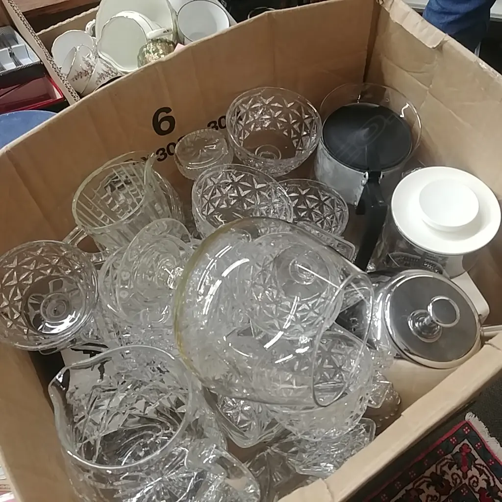 LOT TEAPOTS CRYSTAL ETC Image 1++