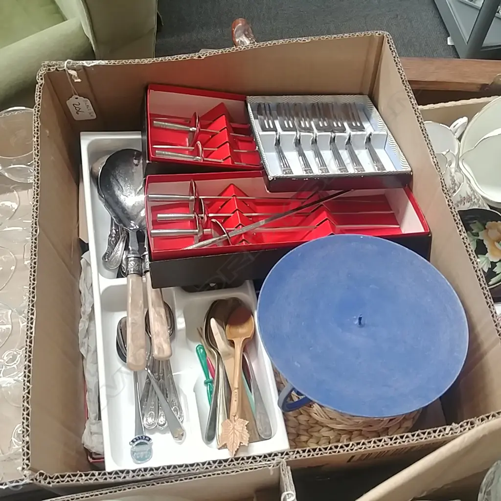 BOX LOT CUTLERY MATS ETC Image 1++
