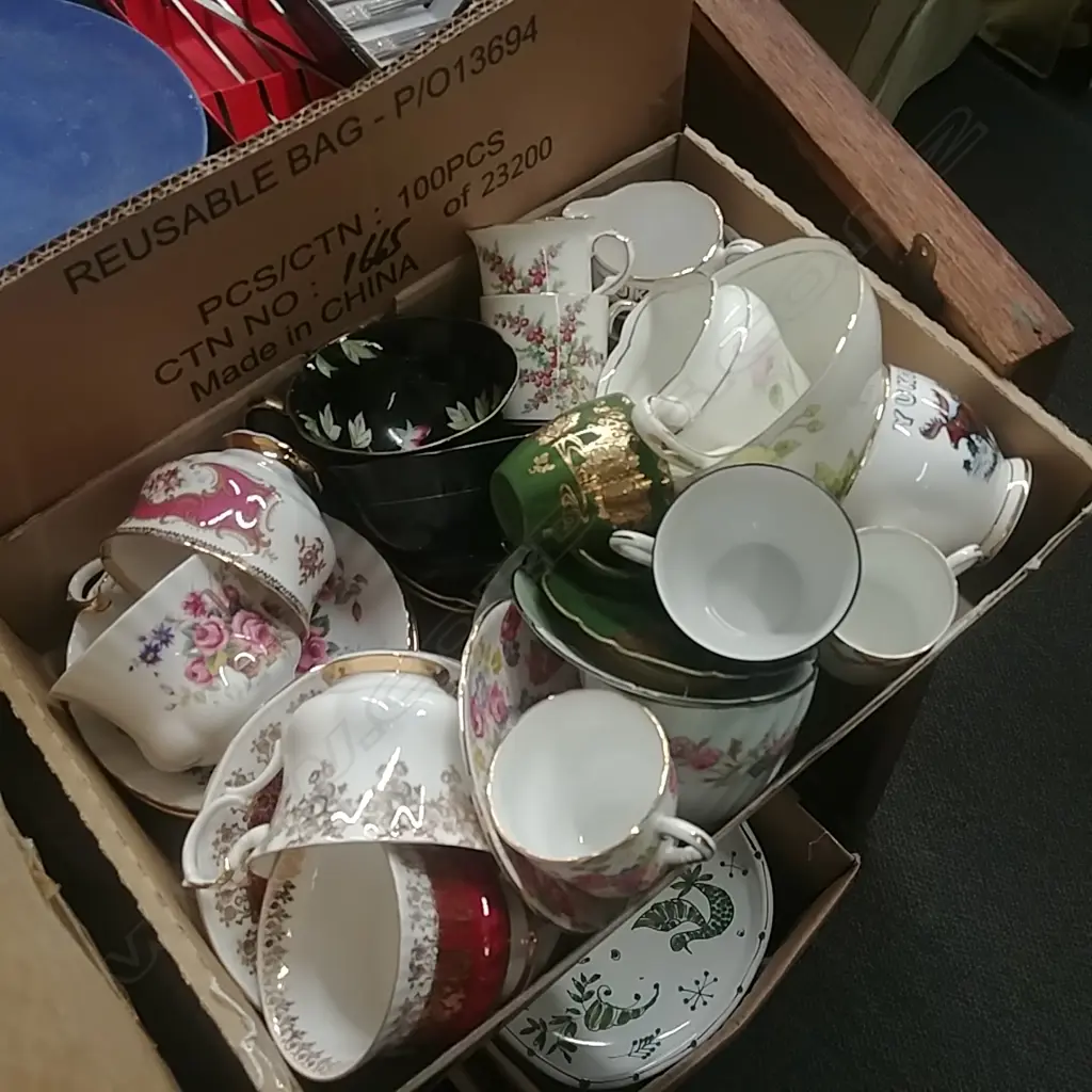 BOX LOT C/S & CHINA Image 1++