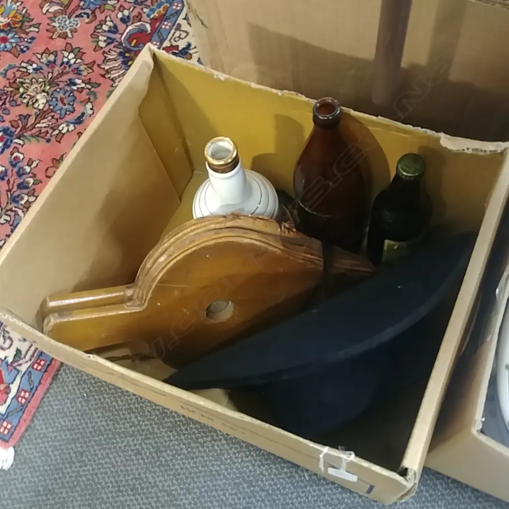 BOX LOT BELLOWS HAT BOTTLES Image 1++