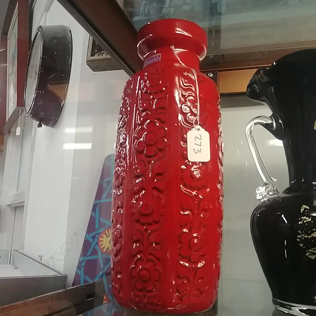 SCHELLNCH RED  GERMAN VASE Image 1++