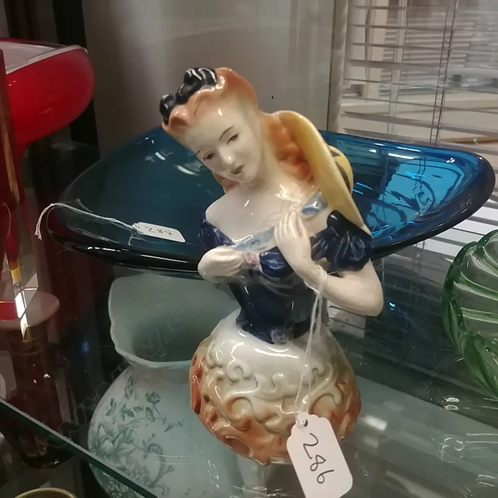 GOLDSCHEIDER BUST OF A WOMAN Image 1++