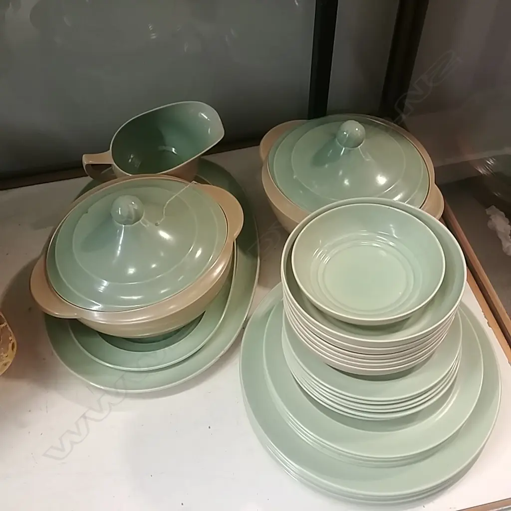 BRANKSOME LARGE DINNER SERVICE Image 1++